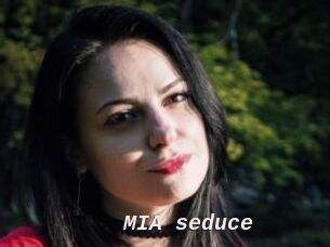 MIA_seduce