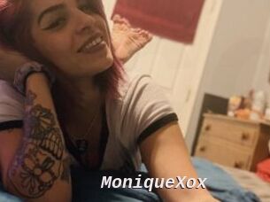 MoniqueXox