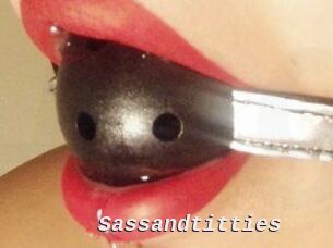 Sassandtitties
